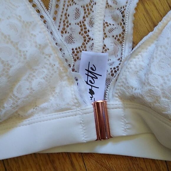 NWT Luvlette White Racer Back Bra w/ Lace Detailing - XXL - Picture 2 of 4